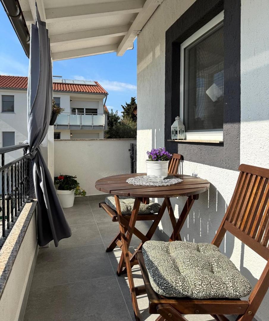 Charming Apartments Dodo Крк Екстер'єр фото