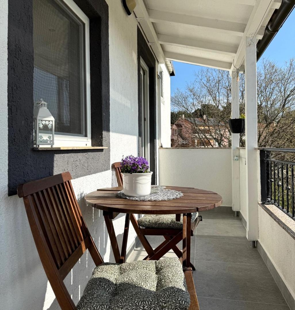 Charming Apartments Dodo Крк Екстер'єр фото