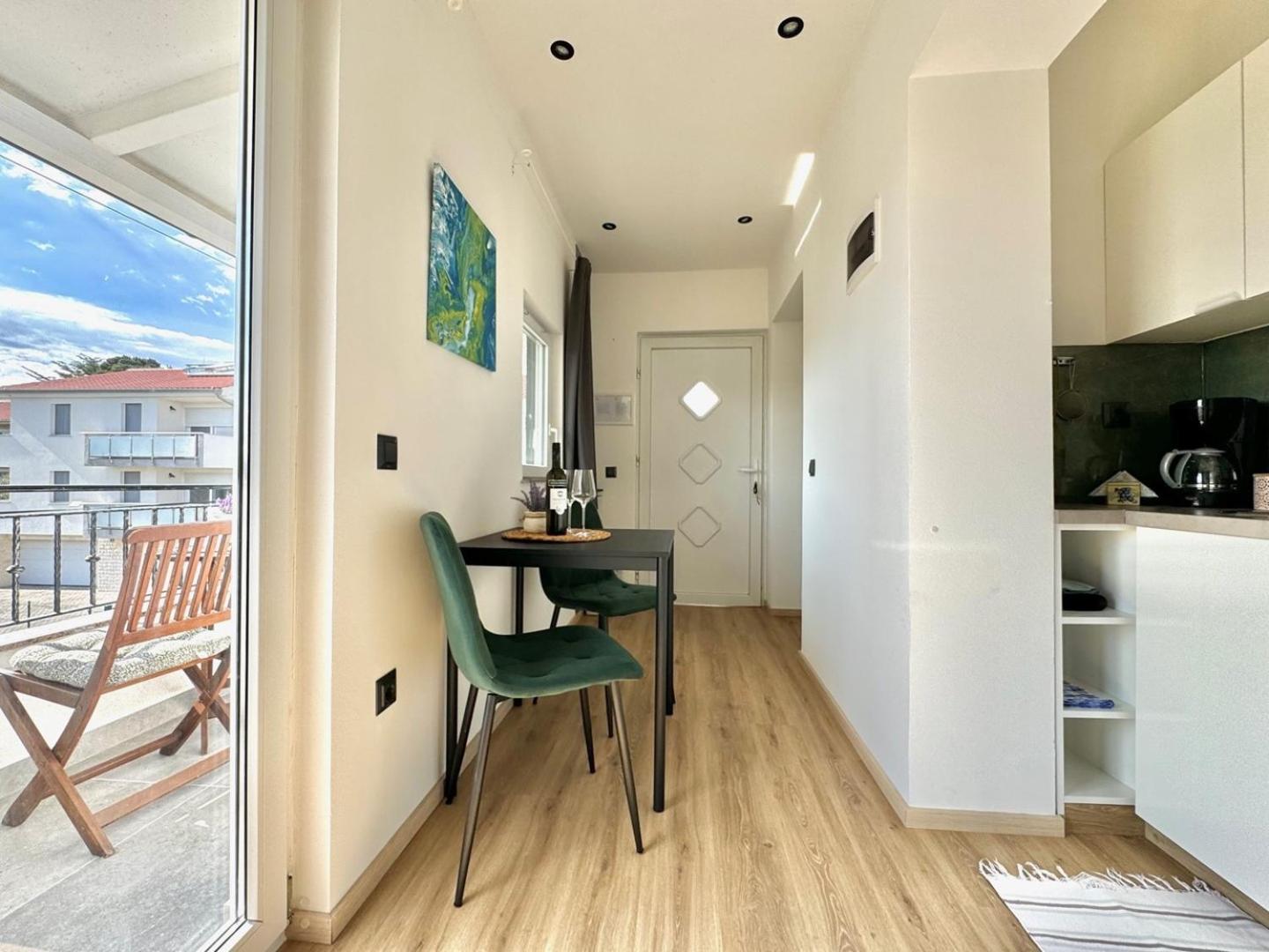 Charming Apartments Dodo Крк Екстер'єр фото