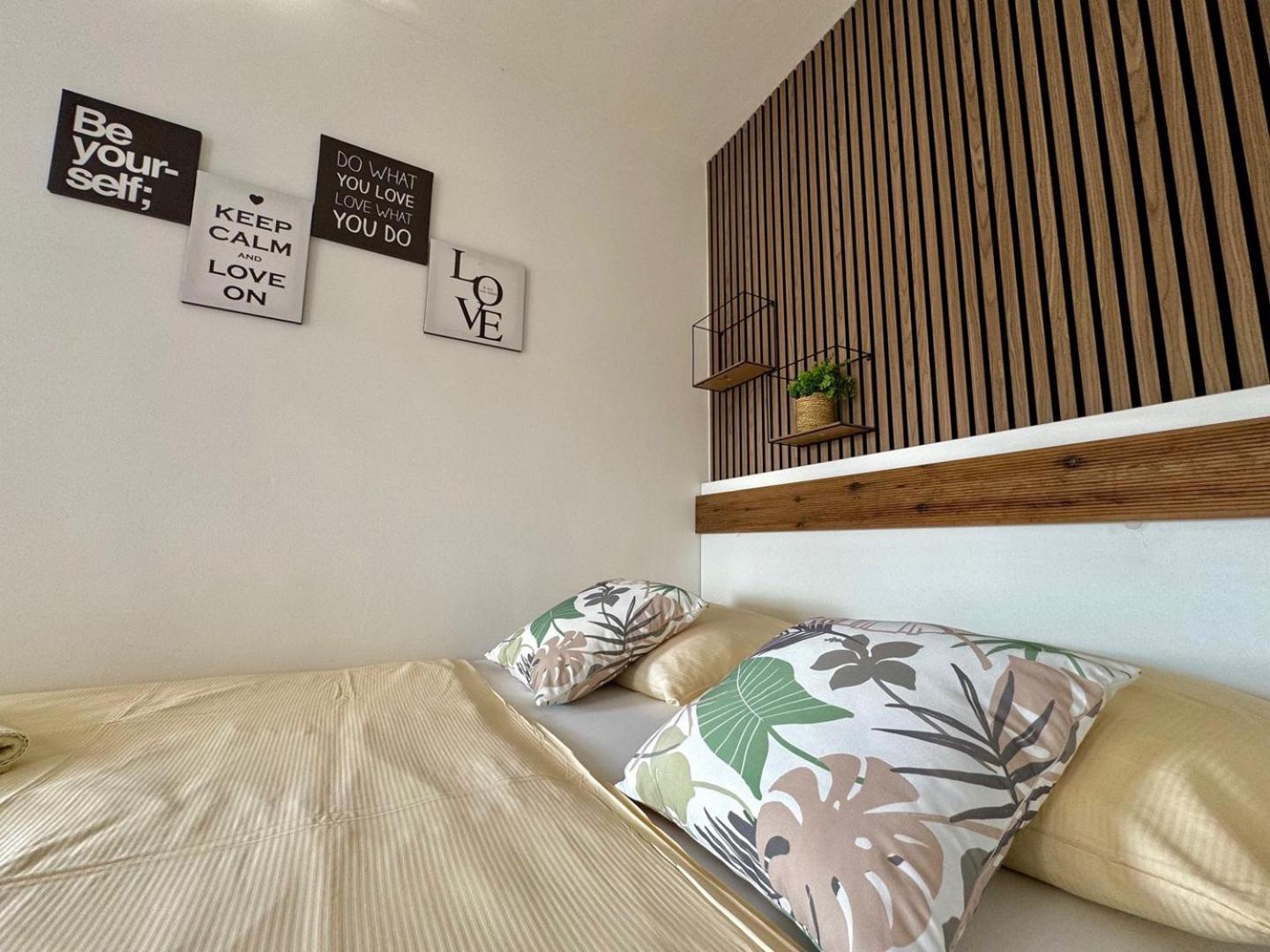 Charming Apartments Dodo Крк Екстер'єр фото